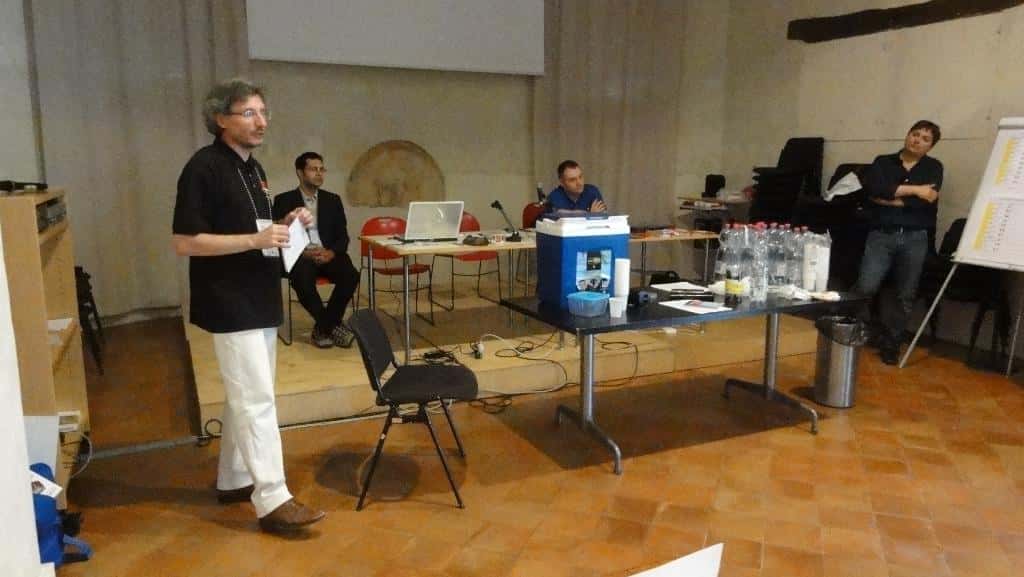 Giorno 1 - L'arbitro principale del torneo Roberto Ricca da le disposizioni tecniche ai giocatori