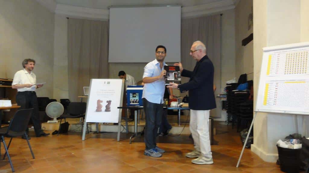 Giorno 7 - Jha Sriram 1° classificato, premiato dal vice sindaco di Maranello