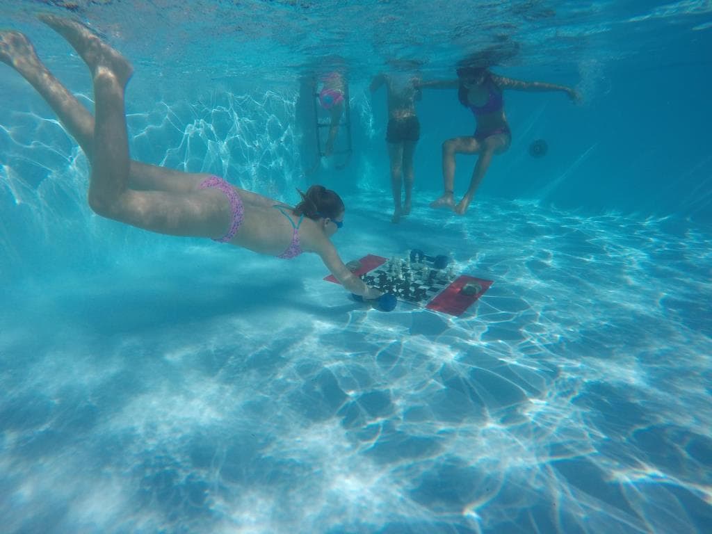 Chess Diving