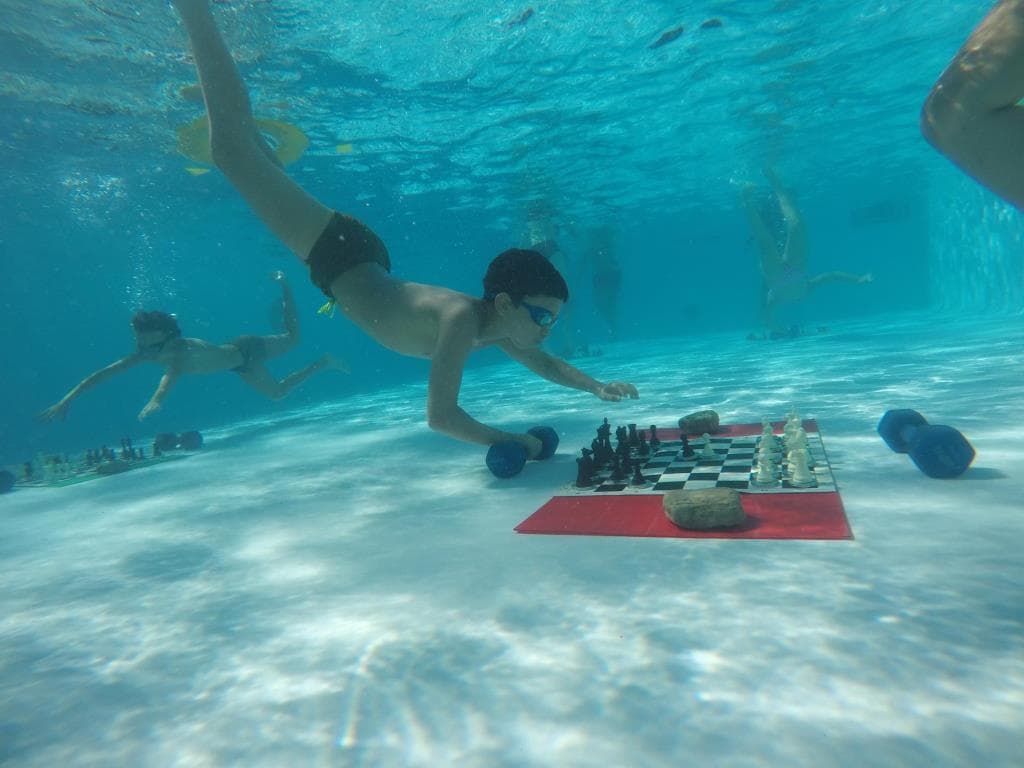Chess Diving