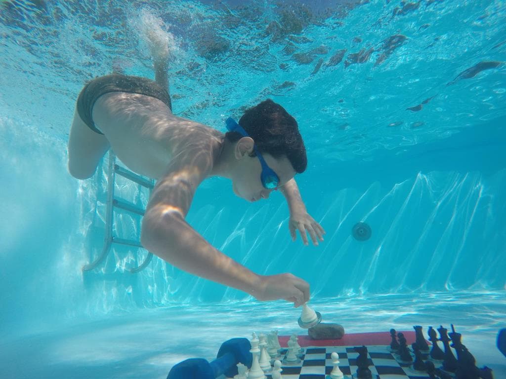 Chess Diving