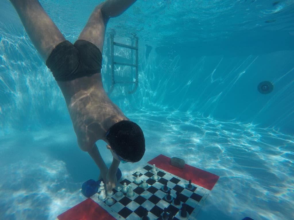Chess Diving