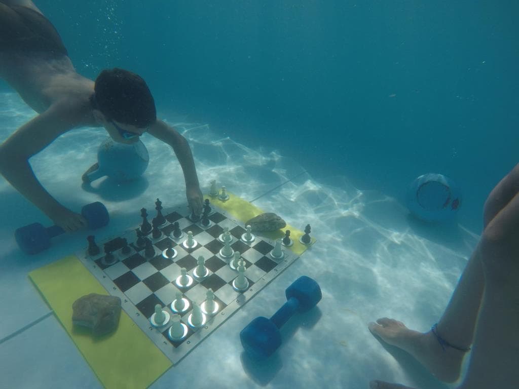 Chess Diving