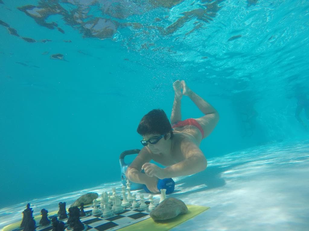Chess Diving