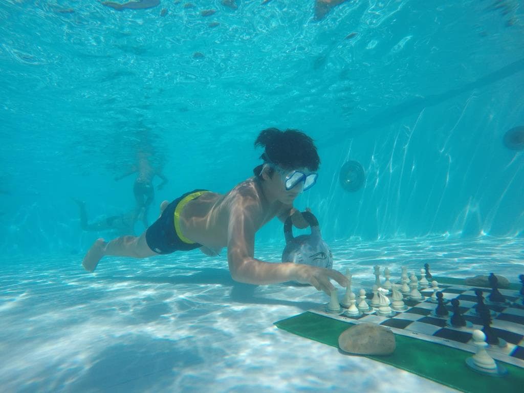 Chess Diving
