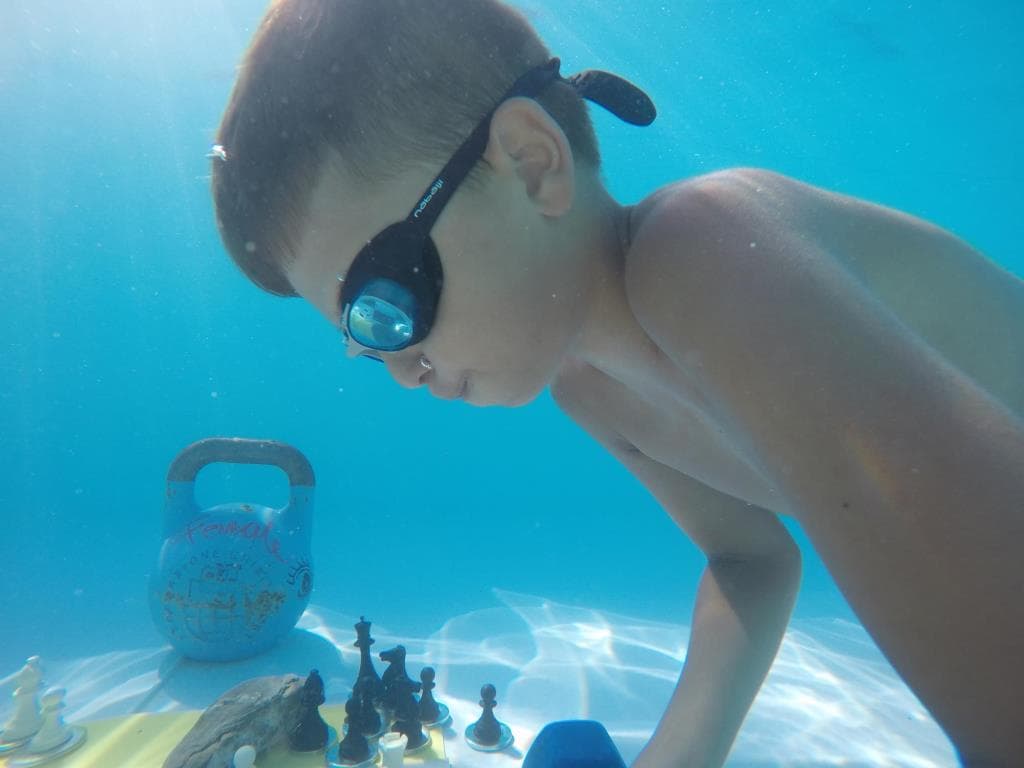 Chess Diving