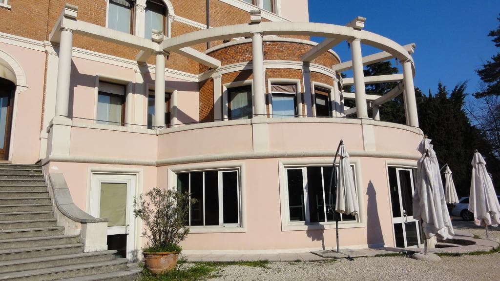 Villa Brusarosco, la sede di gioco