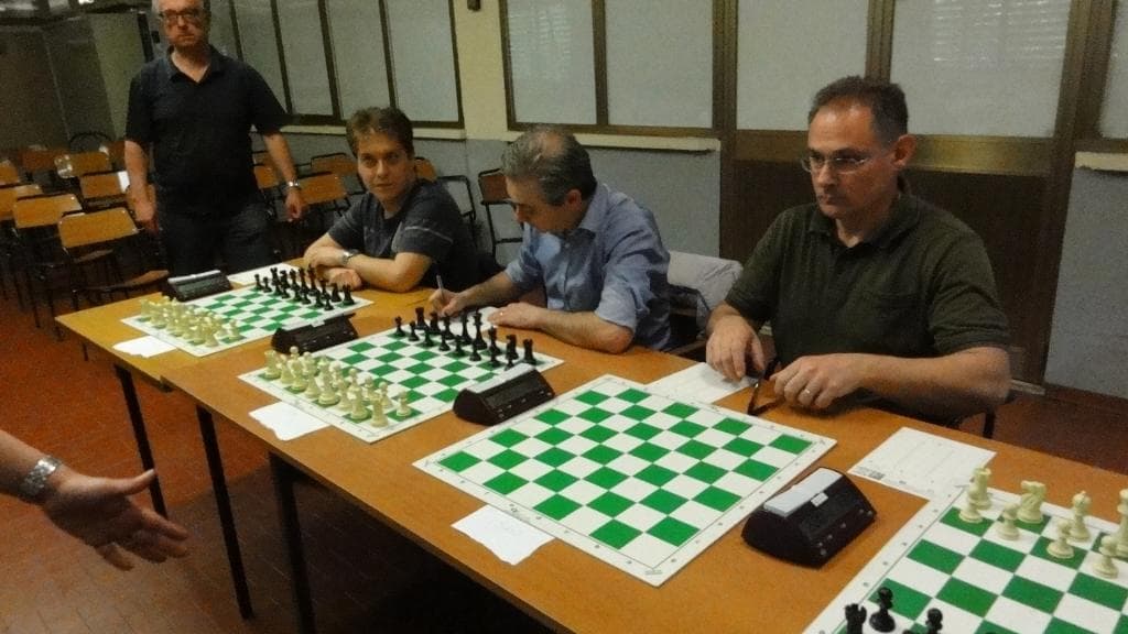 Simultanea con orologio con il GM Viktor Erdos
