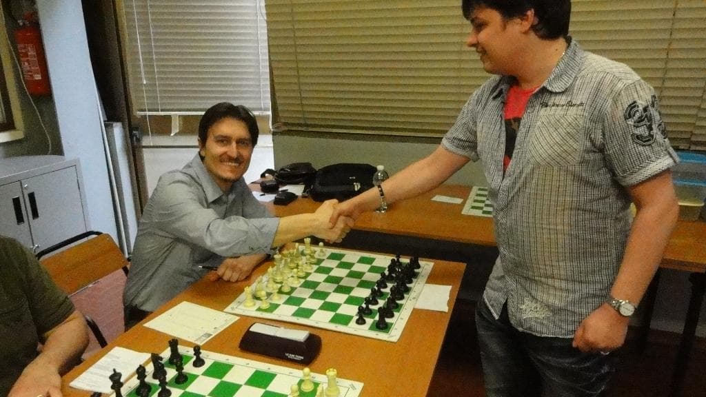 Simultanea con orologio con il GM Viktor Erdos