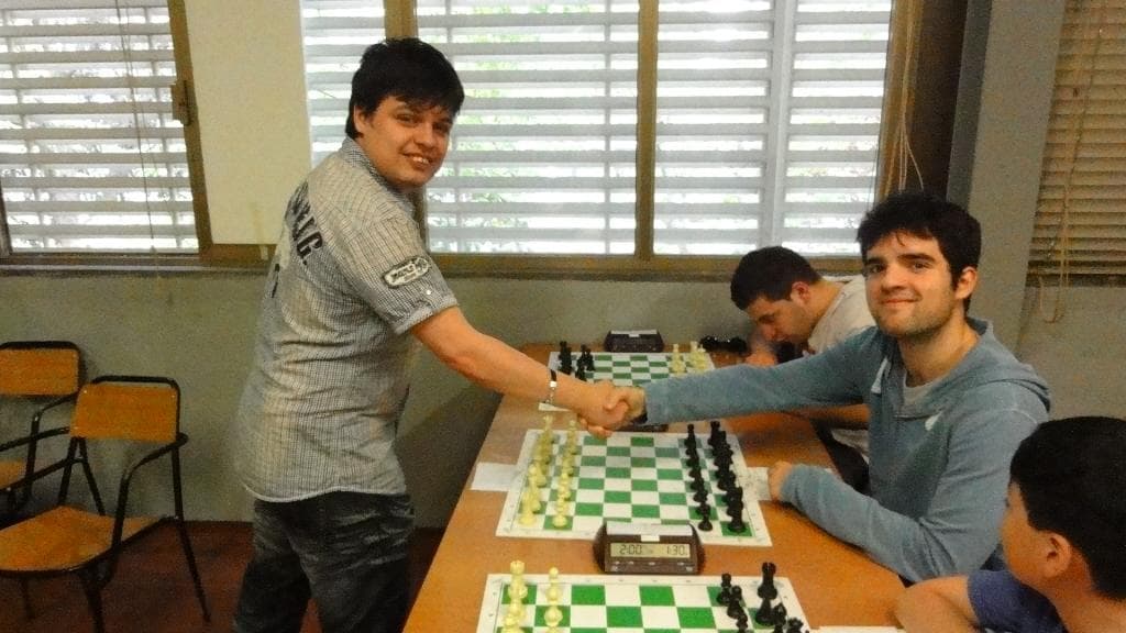 Simultanea con orologio con il GM Viktor Erdos