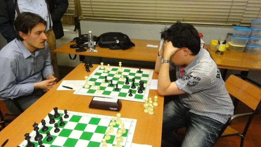 Simultanea con orologio con il GM Viktor Erdos