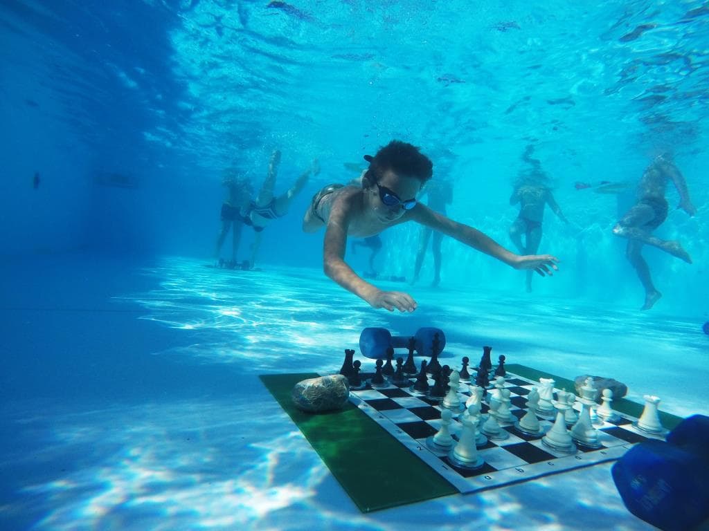 Chess Diving