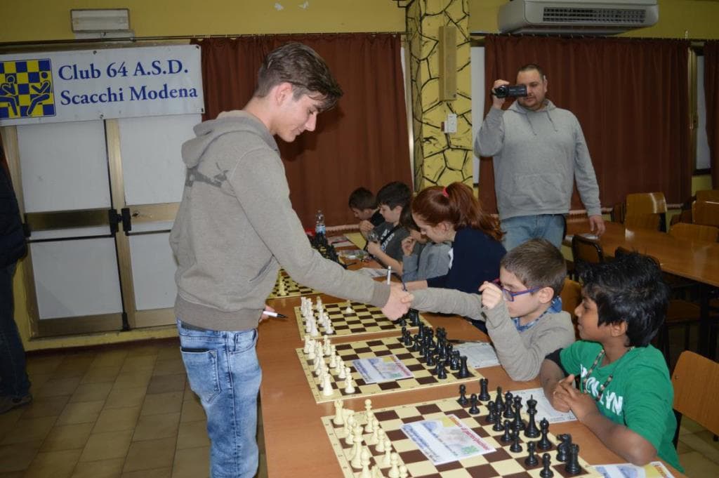 Simultanea con il GM Luca Moroni al #club64