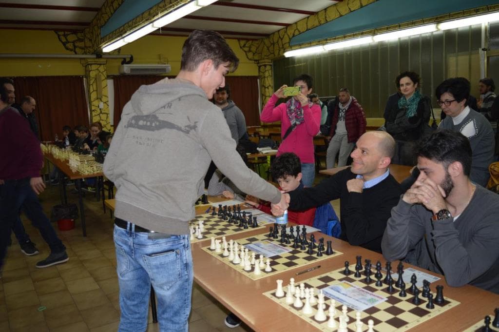 Simultanea con il GM Luca Moroni al #club64