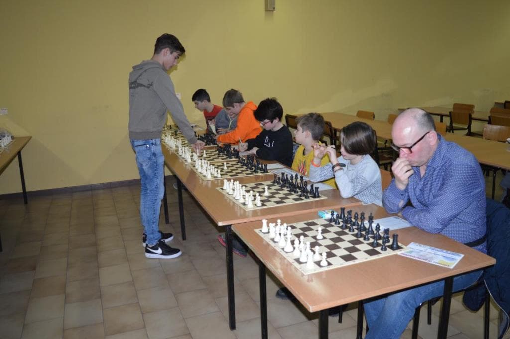 Simultanea con il GM Luca Moroni al #club64
