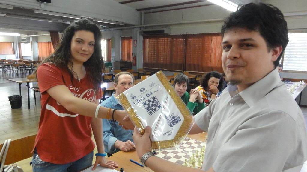 Simultanea classica del GM Viktor Erdos