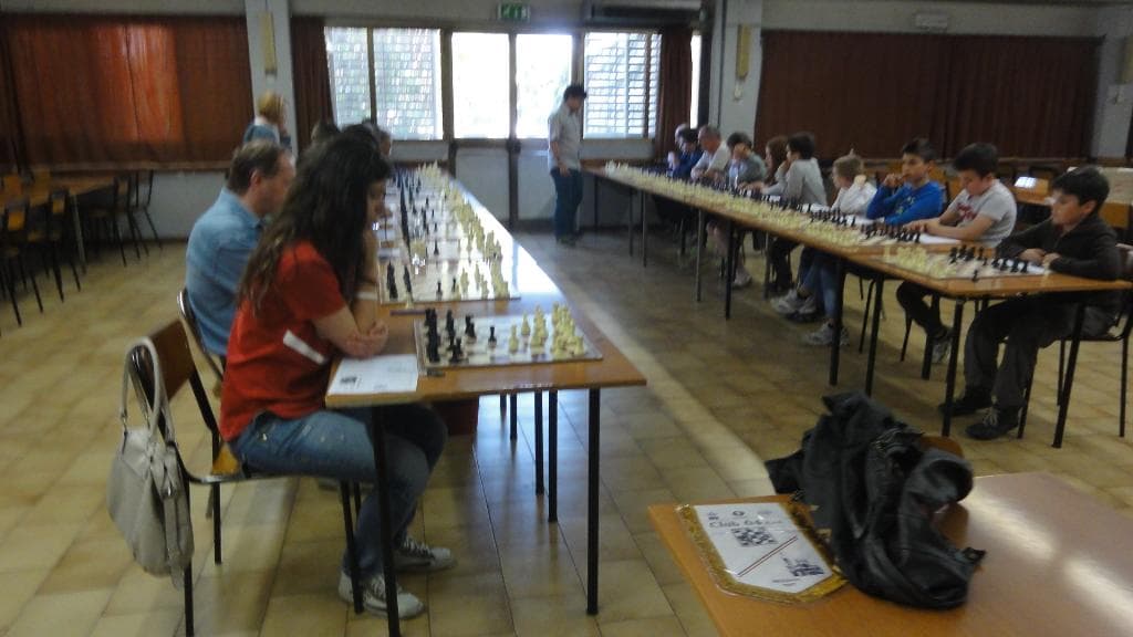 Simultanea classica del GM Viktor Erdos