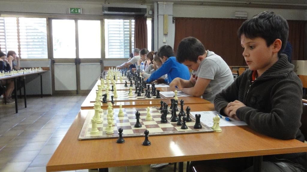 Simultanea classica del GM Viktor Erdos
