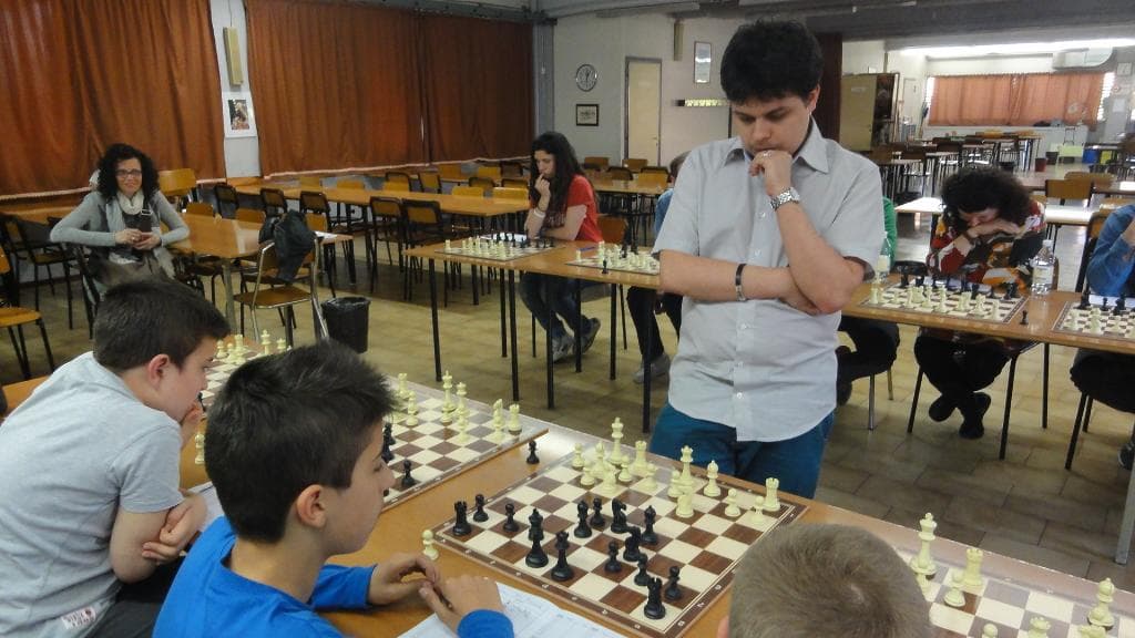 Simultanea classica del GM Viktor Erdos