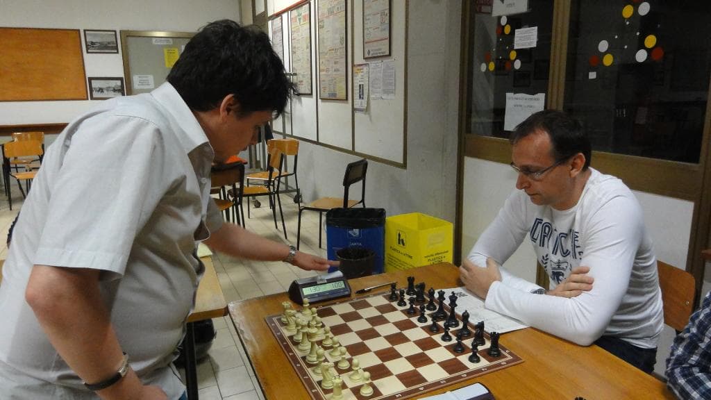 Simultanea con orologio del GM Viktor Erdos
