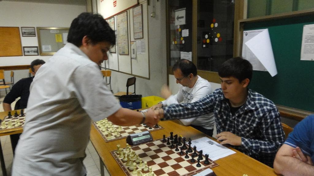 Simultanea con orologio del GM Viktor Erdos