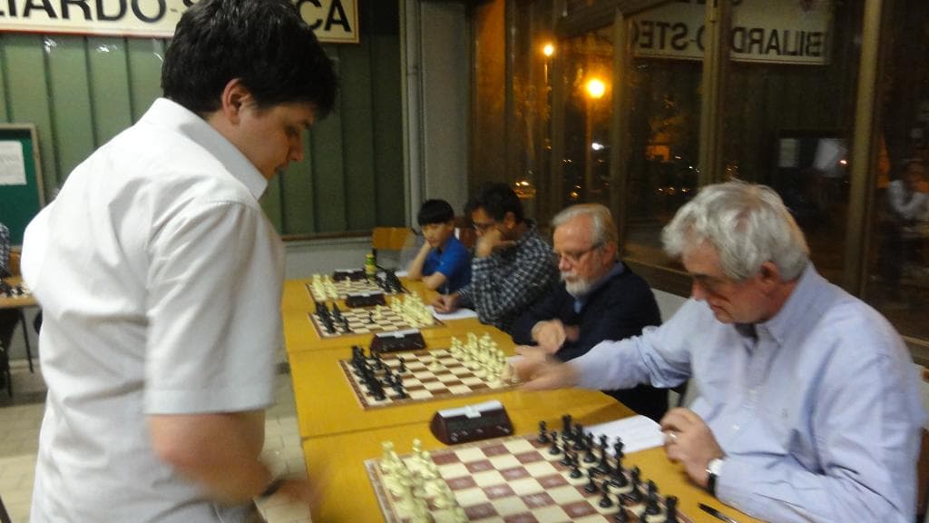 Simultanea con orologio del GM Viktor Erdos