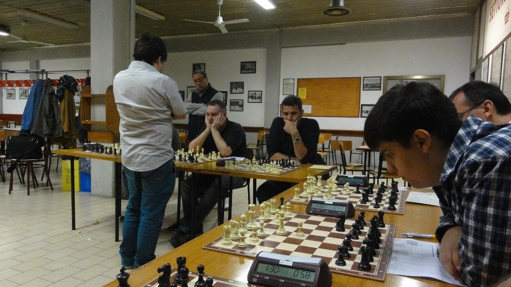 Simultanea con orologio del GM Viktor Erdos