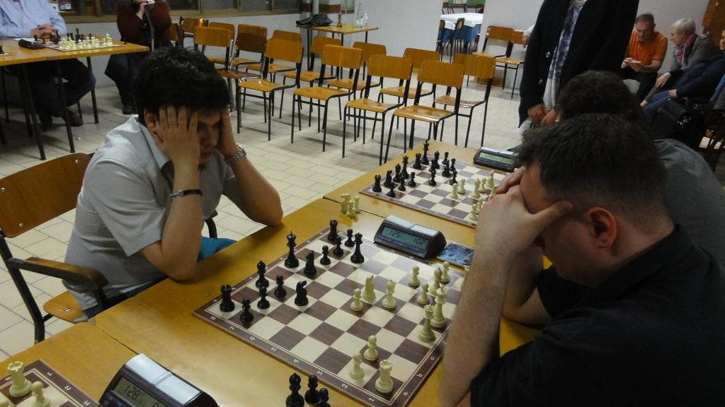 Simultanea con orologio del GM Viktor Erdos